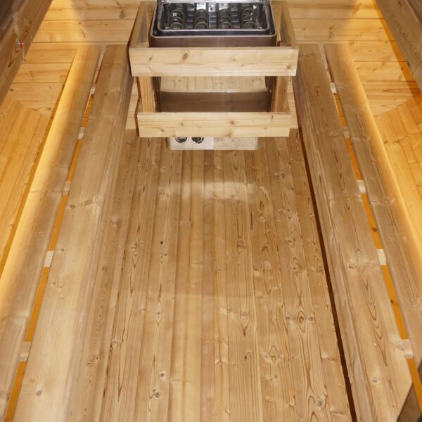 sauna da esterno a botte con doppia vetrata frontale e posteriore