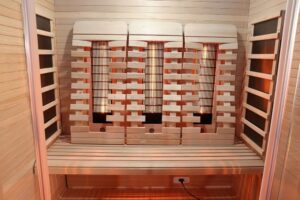 sauna infrarossi 3 persone con radiatori full spectrum e schienali ergonomici