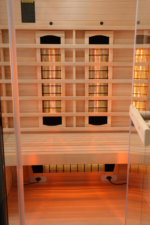 sauna moderna ed elegante ad infrarossi con vetrata su 3 lati radiatori full spectrum - vista interna