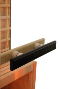 sauna moderna ed elegante ad infrarossi con vetrata su 3 lati radiatori full spectrum - vista maniglia