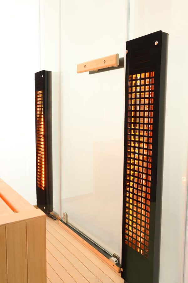 sauna moderna ed elegante ad infrarossi con vetrata su 3 lati radiatori full spectrum - vista radiatori