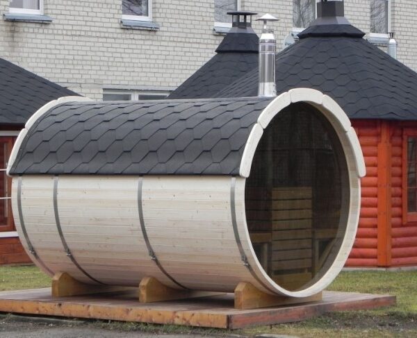 Sauna finlandese a botte con parete vetrata