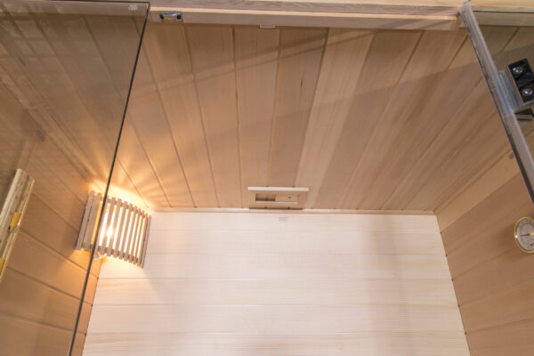 Sauna finlandese in hemlock canadese 150x180 cm con frontale vetrato