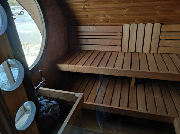 Sauna finlandese da esterno mod. FIABA con spogliatoio da 4x3 m