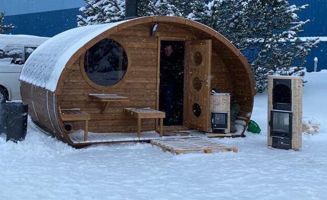 Sauna finlandese da esterno mod. FIABA con spogliatoio da 4x3 m