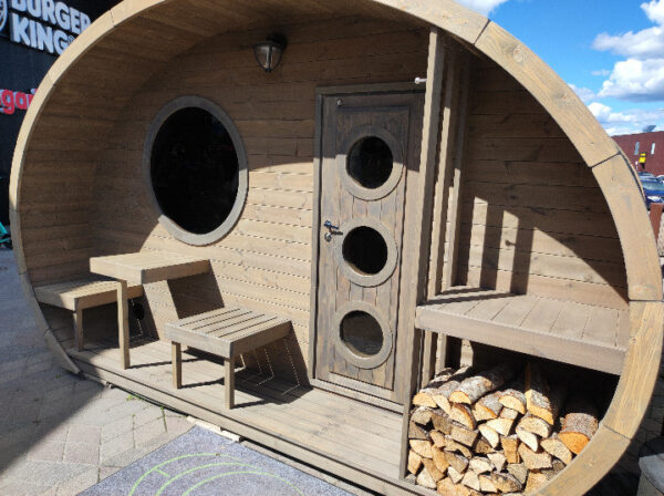 Sauna finlandese da esterno mod. FIABA con spogliatoio da 4x3 m