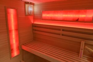 panca bassa e alta per sauna con mattoni di sale