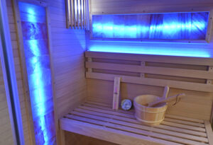 sauna con mattoni di sale himalayano e cromoterapia