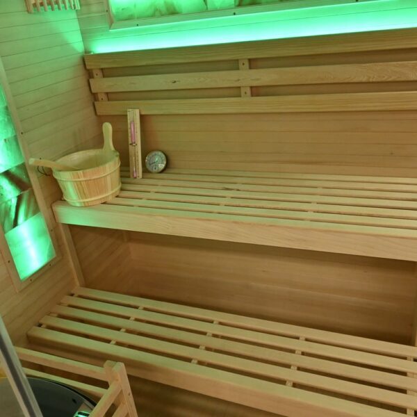sauna finlandese domestica con haloterapia