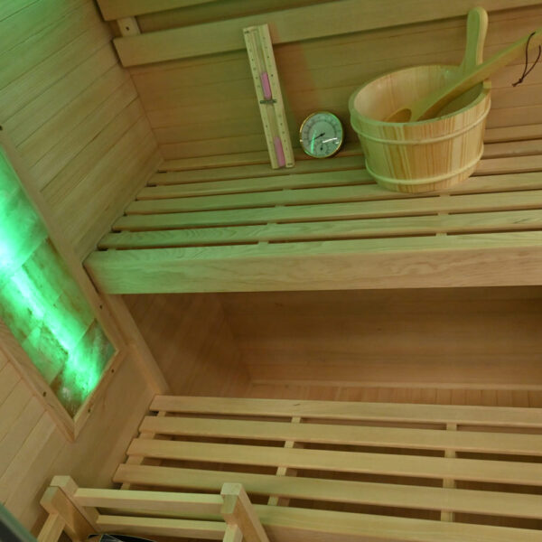 sauna per 3 persone con cromoterapia e vetrata e sale rosa